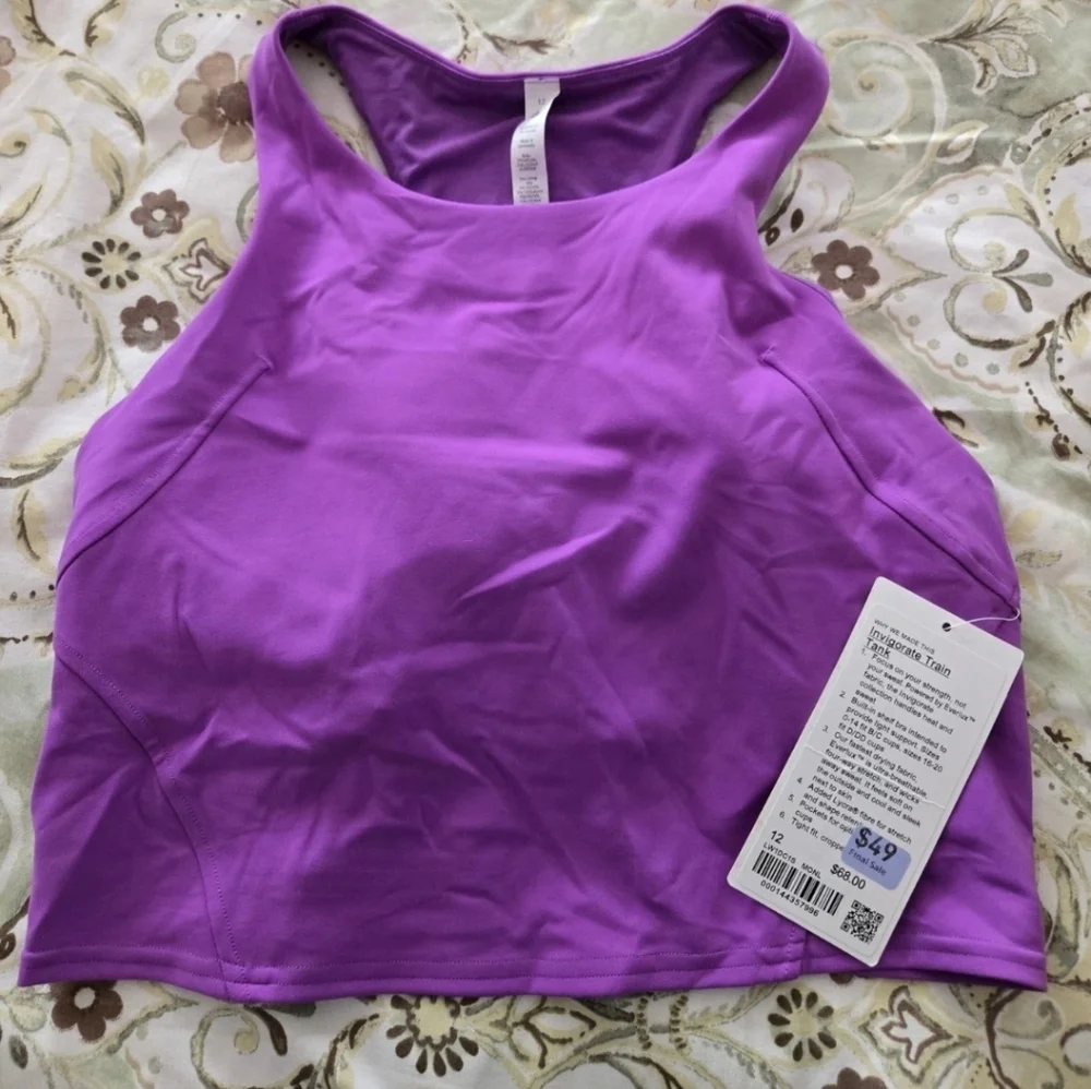 Lululemon Invigorate Train Tank Everlux B/C Cup Magenta Sz 12 NWT - Picture 1 of 4